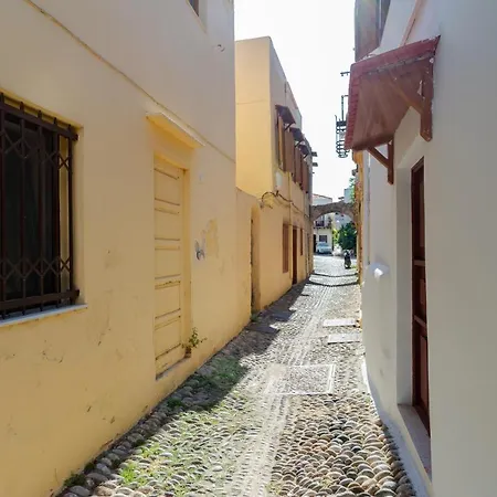 Evaxenia's House Old Town Rhodes بيت للعطل