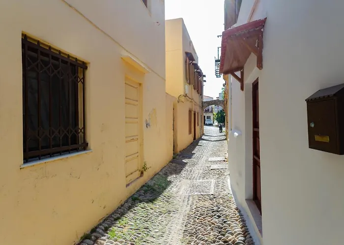 Evaxenia's House Old Town Rhodes بيت للعطل